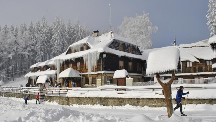 Zima ve Vsetíně – horský hotel Vsacký Cáb a Nordic ski centrum