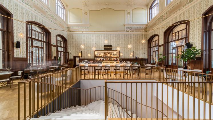 Otevírají se unikátní secesní prostory na Hlavním nádraží, oživí je Foyer Café